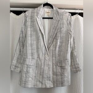 Black and White Blazer with Classic Plaid Design